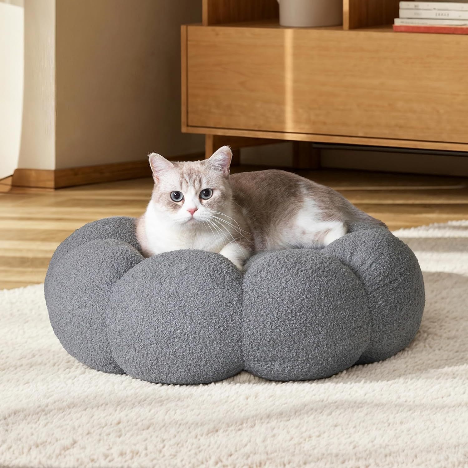 Calming Cat And Dog Beds For Indoor Cats And Dogs